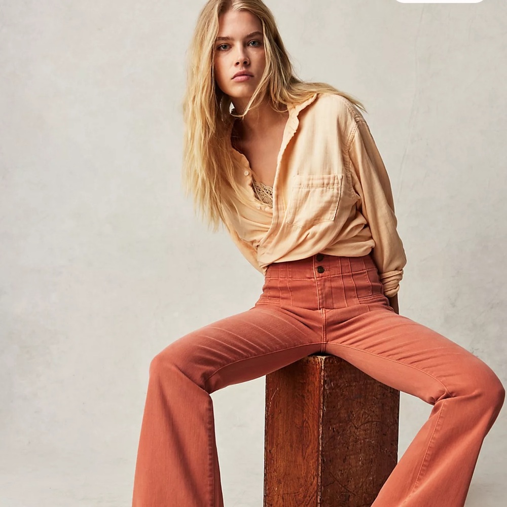 WE THE FREE Jayde Flare Jeans 🍑 ☄️🔥